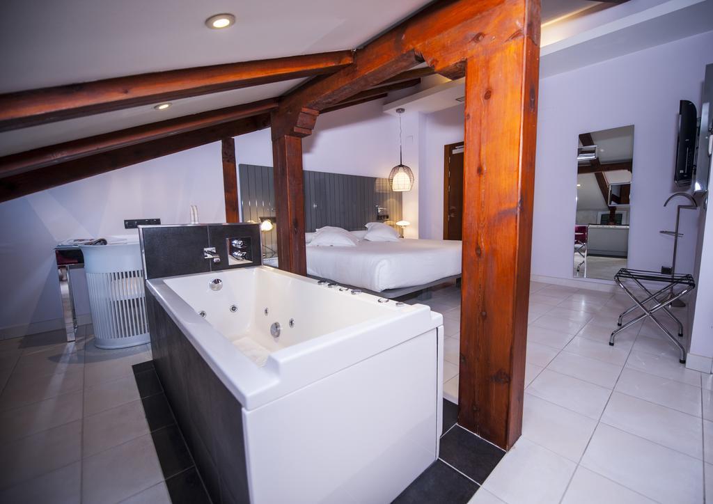 Double Room Attic,464268519:JPEG